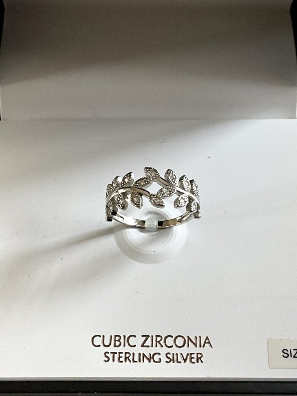 Giani Bernini Sterling Silver and CZ Leaves Size 8 Ring New in Box